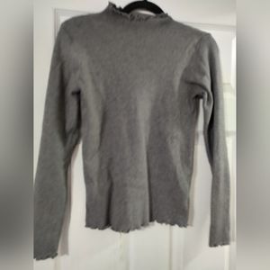 Hem & Thread Sweater. Size Small. Gray.